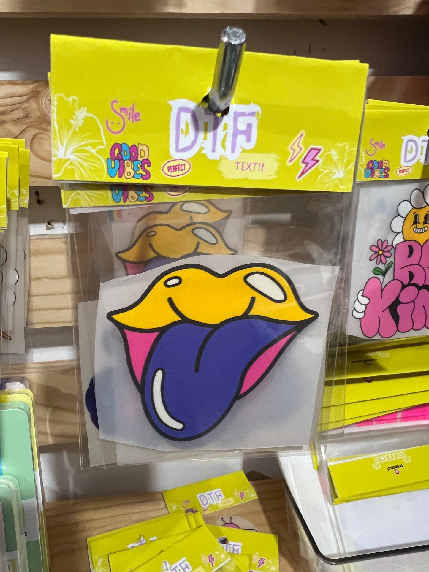 DTF LIPS